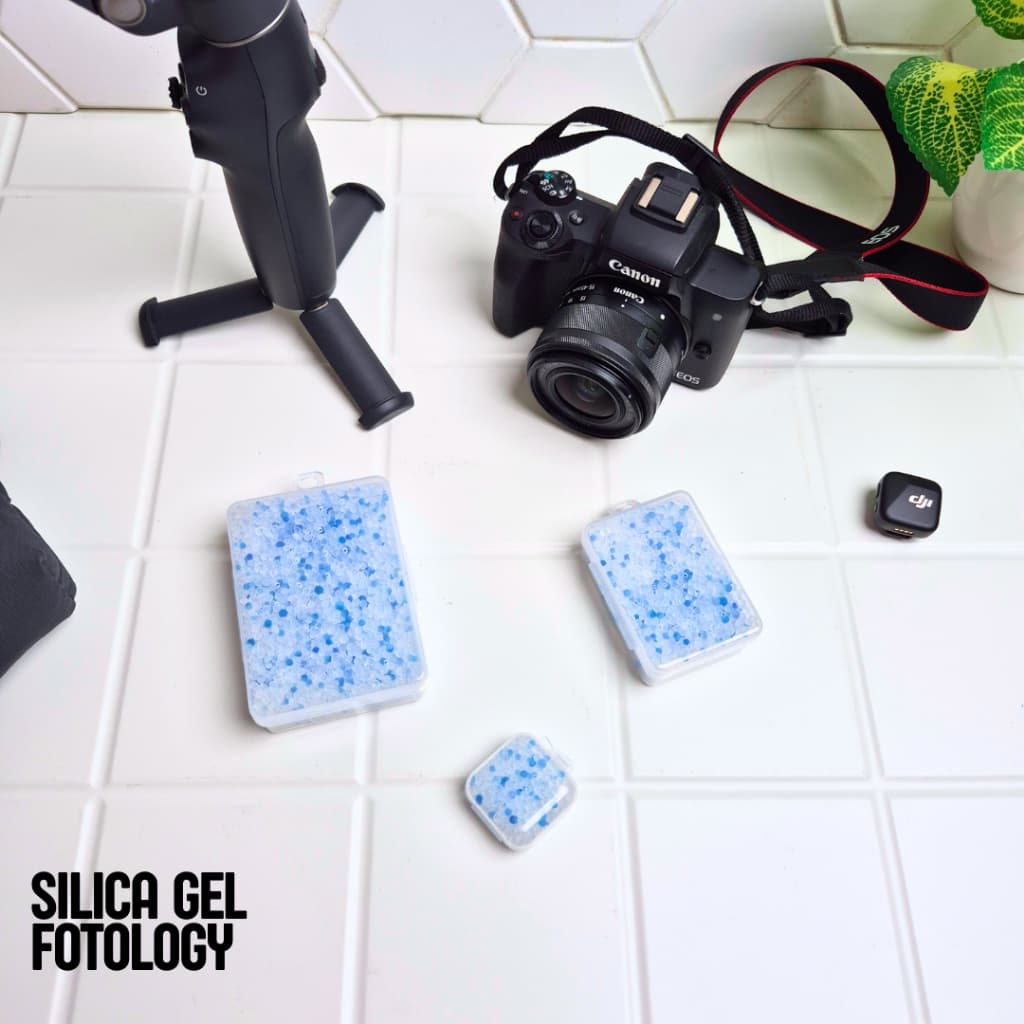 Silica Gel Kotak Plastik Orange Biru Putih Penyerap lembab Kamera elektronik ukuran 60 gram anti jamur