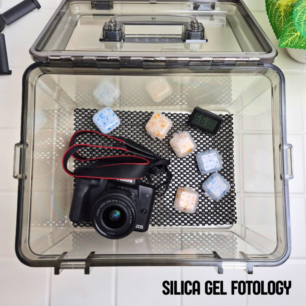 Silica Gel Kotak Plastik Orange Biru Putih Penyerap lembab Kamera elektronik ukuran 60 gram anti jamur